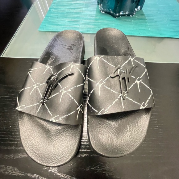 Giuseppe Zanotti Shoes - Giuseppe Zanotti Black Slides/Slippers with Logo